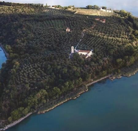 Isola Polvese Resort カスティリオーネ・デル・ラーゴ エクステリア 写真