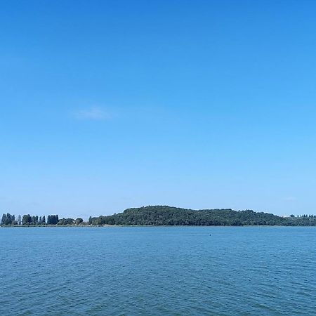 Isola Polvese Resort カスティリオーネ・デル・ラーゴ エクステリア 写真